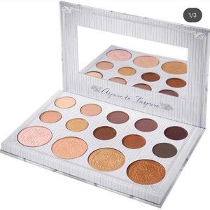 NWT Carli Bybel Eyeshadow & Highlighter Palette